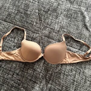 SKIMS 32C Fits Everybody push up